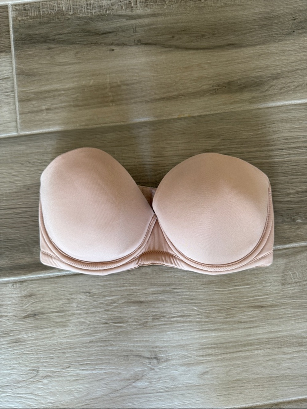 Wacoal 32DD red carpet strapless bra